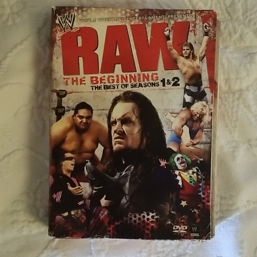 WWE RAW"BEST OF SEASON'S 1&2